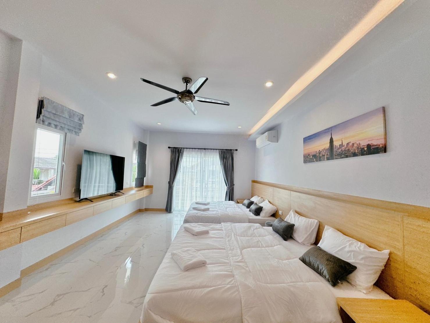 Villa Rosewood Pool 3 *